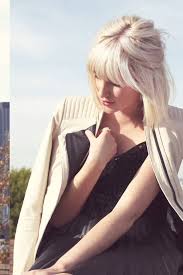 Platinum Bob With Bangs I Like It But I M Loving Not Having Bangs Blonde Hair With Bangs Stylish Short Hair Platinum Blonde Hair
