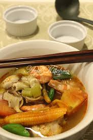 Resepi tomyam ala thai adalah dengan menambah lengkuas/daun ketumbar. Tom Yam Thai Yang Sedap Azie Kitchen