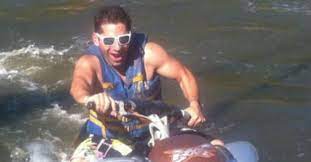 Pareciera que karim butem es gusto de muchas mujeres, incluyendo a las famosas. La Historia Amorosa Que Estaria Comenzando Karim Butte El Guapo Periodista De Chilevision La Red