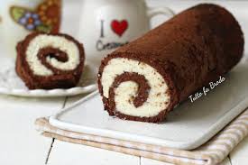Per prima cosa dovremo preparare la pasta biscotto, poi il delizioso ripieno a base di fragole e panna. Rotolo Cocco E Mascarpone Al Cacao Tutto Fa Brodo In Cucina