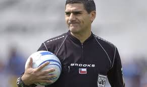 El exárbitro fue trasladado en estado grave. Carlos Chandia Evoluciona Favorablemente Y Se Encuentra Estable Radio Maray