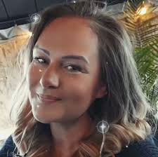 Where to find black dirt for garden beds in High Prairie area?