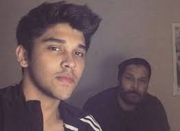Dhruv Vikram Wiki Chiyan Vikram Son Age Height Girlfriend Bio Facts Check out actor dhruv vikram exclusive photos & images on galatta. dhruv vikram wiki chiyan vikram son