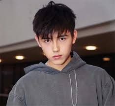 Ii mean, he's definitely got the badass attitude down. Arthur Chen Feiyu S Studio Denys The Relationship With Ouyang Nana Denys Throwing Mud On Others Cpop Home