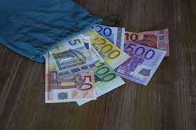 Maybe you would like to learn more about one of these? Wir Haben Mit Einem Grossdealer Daruber Gesprochen Was Ware Wenn Die Ezb Wirklich Den 500er Abschaffen Sollte