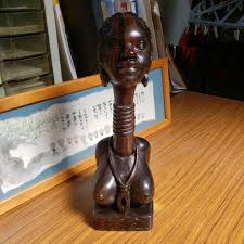 木彫り人形 黒人女性(木製/アフリカ) | ingenierofabricante.pe