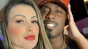 Andressa Urach e ator pornô são banidos do Instagram