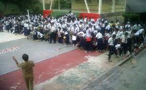 Sma muhammadiyah 1 yaitu salah satu sekolah menengah atas (sma) swasta yang terletak di jl. Siswa Haram Di Smkn 1 Cimahi Tribunnews Com Mobile