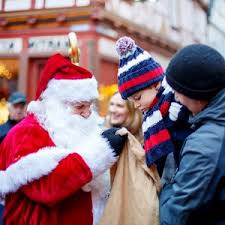 While (most) of the family is in the hotel room in france, they're shown watching. Ten Beloved German Christmas Traditions Germanfoods Org