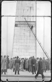 Por estar ubicado en una de los lugares neurálgicos de la ciudad, llegar es bastante sencillo, sin importar donde te encuentre o que medios de transporte prefieras utilizar. Archivo Obelisco De Buenos Aires 1938 Jpg Wikipedia La Enciclopedia Libre