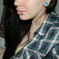 Amanda Schank (@FR4NKENSTIEN)