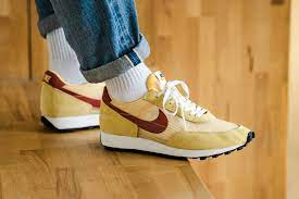 Well you're in luck, because here they come. Nike Daybreak Sp Topaz Gold Release Date Info Hypebeast