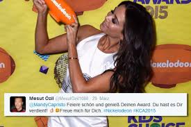 2012 verliebten sich die hübsche sängerin und der. Mandy Capristo Liebe Worte Von Mesut Ozil Gala De