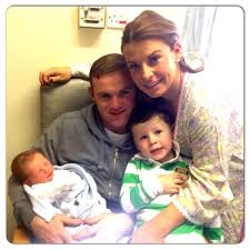 Rooney signed a deal with manchester united when he was 18. Wayne Rooney On Twitter My Family With Our New Baby Boy Klay Http T Co Xdztchceoy