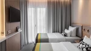 Worringer platz station is 600 meters away and there you can take bus line 722, which leads directly to messe dusseldorf in approximately 20 minutes. Holiday Inn Express Dusseldorf Hauptbahnhof An Ihg Hotel Reviews Duesseldorf Germany Tripadvisor