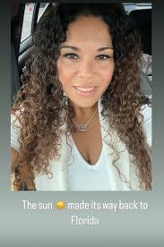 Listening to the new bad bunny album 🇵🇷🎵 while I enjoy the weather ☀️