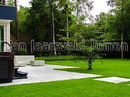 minimalistisch villatuin in bilthoven noord tuinaanleg en tuinontwerp door van jaarsveld tuinen minimalistische tuin tuin stadstuin