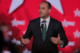 Brasília Hoje: Dino marca para 16 de junho julgamento que pode condenar Eduardo Bolsonaro por atuar nos EUA
