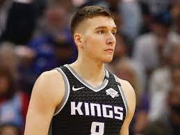 Bogdan bogdanovic signed a 4 year / $72,000,000 contract with the atlanta hawks, including $72,000,000 guaranteed, and an annual average salary of $18,000,000. Bucks Sign And Trade For Bogdan Bogdanovic Fell Apart And Became A Mess