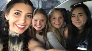 Kassie Kahrs (@Kassiekahrs)