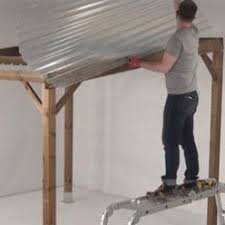Une Couverture De Pergola Avec Des Plaques Transparentes En 2020 Couverture De Pergola Pergola Abri Pour Voiture Pergola