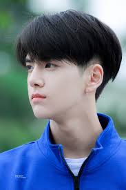 Selain para idol yang eksperimental dengan rambut. ì˜í›ˆ Younghoon Theboyz Cre Zero Gravity Rambut Pria Potongan Rambut Pria Rambut Ala Korea