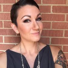 Distractions : Brooks, JL: Amazon.co.uk: Books