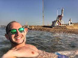 Un bagno nelle acque del mar morto. Fare Il Bagno Nelle Acque Del Mar Morto In Giordania World Trips