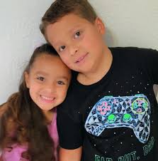 Bendecido día 🙏 Bebé en camino aun!! Pongan a mi esposa y bebé en sus  oraciones 🙏