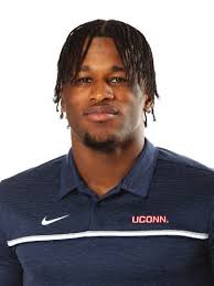 2021 UConn Football Poster.indd 1 8/5/21 12:33 PM