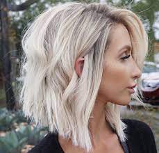 Hair Can Make You Look Younger Or Older Choose One Of These Hairstyles For Women To Turn Back The Clock Hair Hairstyle Beauty Kisa Sac Uzun Sac Sac Kesimi