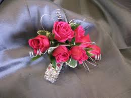 Whether you like your flowers in vased arrangements, wrapped in a gorgeous presentation bouquet, or hand selected and purchased by the stem, we carry the most extensive selection of fresh cut flowers in the state. Cobblestone Design Is New Hampshire S Leading Full Service Florist Prom Flowers Homecoming Flowers Corsage Prom