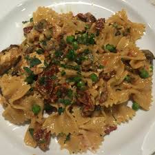 Farfalle chicken and roasted garlic? Farfalle With Roasted Chicken And Roasted Garlic If You Take Away One Thing From This Title Let It Be The Roasted Garlic Game Changer I M Bored Let S Eat
