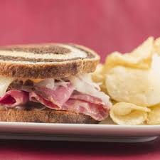 Slow Cooker Rueben Sandwiches Kroger Recipe Rueben Sandwich Sandwiches Corned Beef Recipes Slow Cooker
