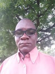 Leo nina kitendawili: Akitokea watu wote humuona......Jibu? Napeana airtime  ya 500 kwa the first 5 correct answer...Call me