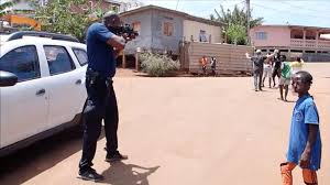 Elle dispose aussi de 44 brigades mobiles de recherches (bmr), de 8 antennes de bmr, de l'ocriest, et. La Police Aux Frontieres Peut Elle Entrer Dans Les Maisons Le Journal De Mayotte Actualite