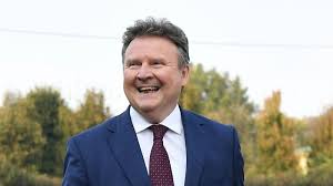 Die wiener stadtregierung besteht aus dem bürgermeister sowie den amtsführenden stadträtinnen und amtsführenden stadträten. Wiens Burgermeister Ludwig Will Differenzierter Inserieren