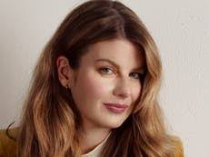 Selina Mills's Instagram, Twitter & Facebook