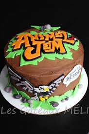 Un Gateau Animal Jam Gateau Au Chocolat Glacage Au Chocolat Au Lait Et Decorations En Fondant Desserts Cake Birthday Cake