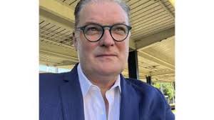 Mixed-Media Jewelry Artist Jan Yager Dies at 72