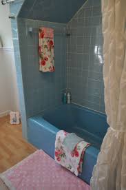 Pin By Sheralee Doris On Guest Bathroom 50s Or Nautical Style Blue Bathroom Blue Bathroom Tile Retro Bathrooms