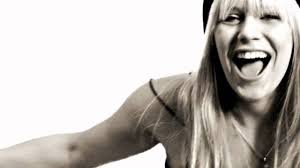 Luxuslärm Sängerin Janine Meyer im Interview zur Carousel-Tour