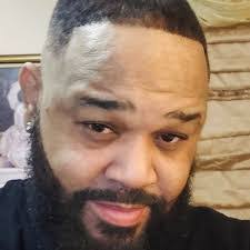 Maurice Bates's Instagram, Twitter & Facebook