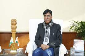He completed his masters in political science from bhavnagar university. V0kwpbhpo6i8m