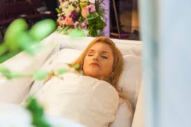 The name derives from the small chests, known as casquettes, in which they carried their clothes. Beautiful Girls In Their Caskets Was Passiert Im Sarg Seite 29 Allmystery Dreamstime Is The World S Largest Stock Photography Community Zepis Gee