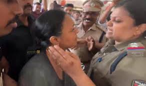 Minister Veena George Injured in KSU Protest - Kerala9.com