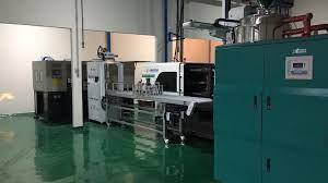 Melakukan tugas utama bagian quality control pabrik. Pabrik Produsen Distributor Supplier Botol Plastik Prabu Sentosa