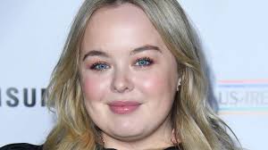 Bintang 'Bridgerton' Nicola Coughlan memimpin 'I Am' Musim 4