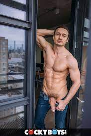 Hung - nudezine