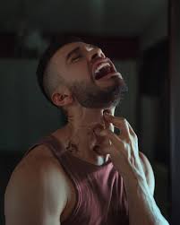 Under the Skin” 💀🎃 Which of these two images you think works best? (Slide  to see the process) Today, instead of explaining what they mean to me, I'll  stay silent and give